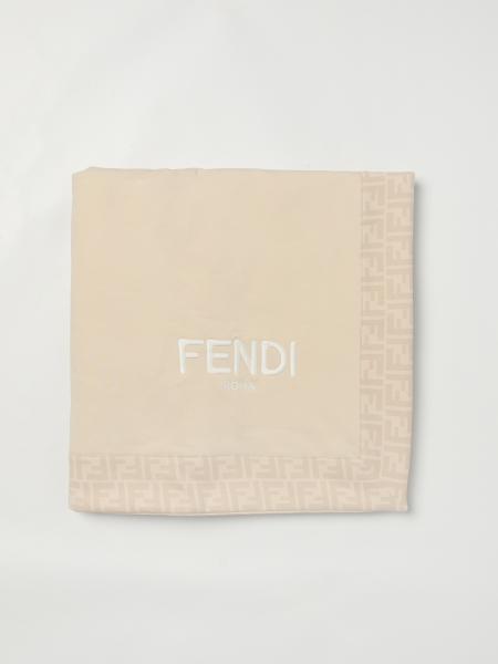 Colchas y mantas lifestyle Fendi