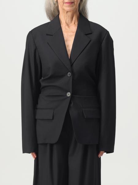 Remain: Blazer woman Remain