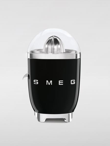 Kitchen accessories lifestyle Smeg