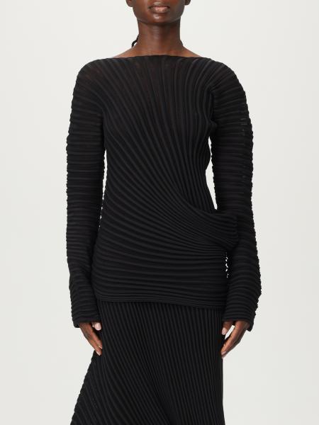 Top woman Issey Miyake