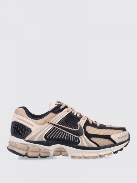 Sneakers woman Nike