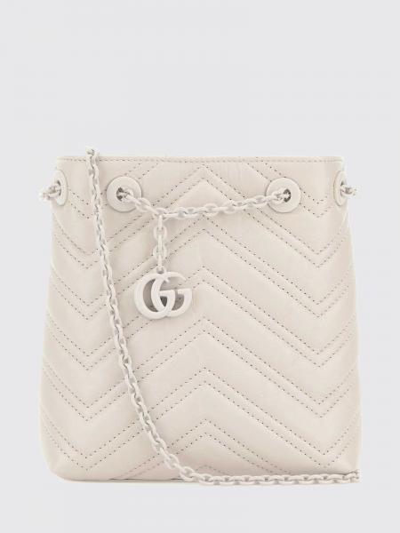 GG Marmont Mini-Beuteltasche von Gucci aus Chevron-Matelassé-Nappaleder mit GG-Logo