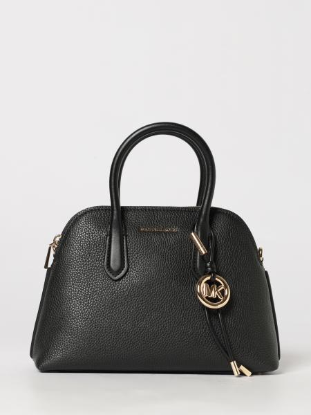 Michael Kors Freddie 迷你皮革手提包，饰有 MK 字母组合图案和徽标挂饰