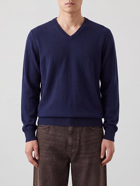 Maglia Brunello Cucinelli in puro cashmere con scollo a V e bordi a costine