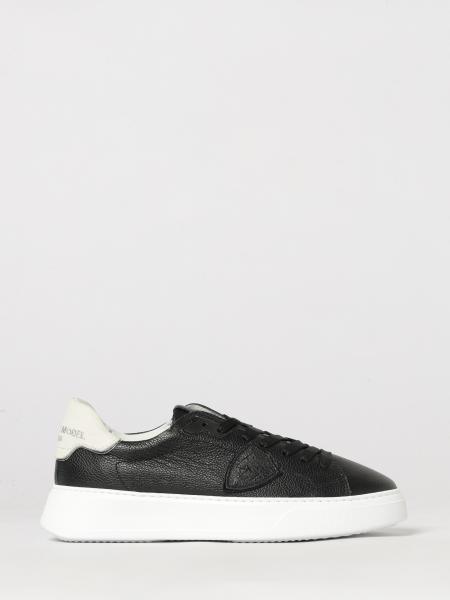 Temple Low Smooth Calfskin Low-Top Sneakers Philippe Model with Shield Logo