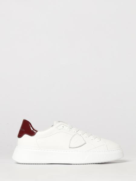 Temple Low Smooth Calfskin Low-Top Sneakers Philippe Model with Shield Logo