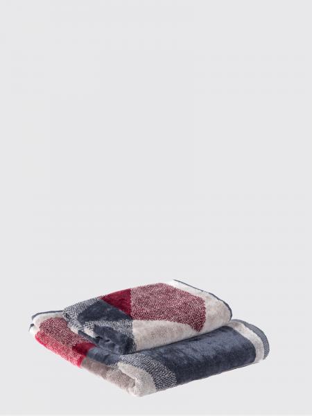 Bath and beach towels lifestyle Carrara
