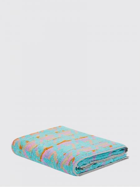 Bath and beach towels lifestyle Carrara