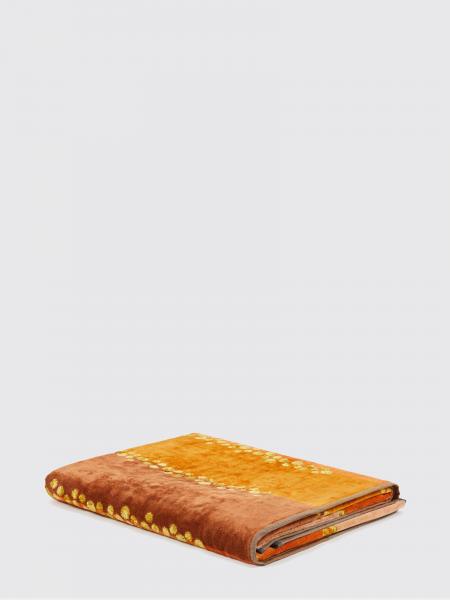 Bath and beach towels lifestyle Carrara