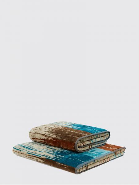 Bath and beach towels lifestyle Carrara