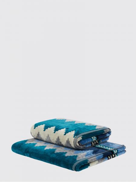 Bath and beach towels lifestyle Carrara