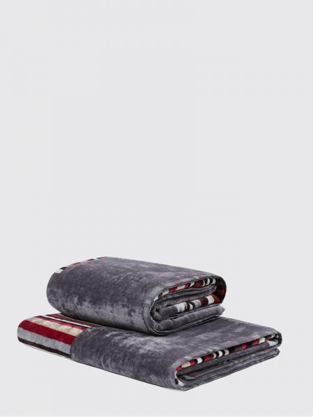 Bath and beach towels lifestyle Carrara