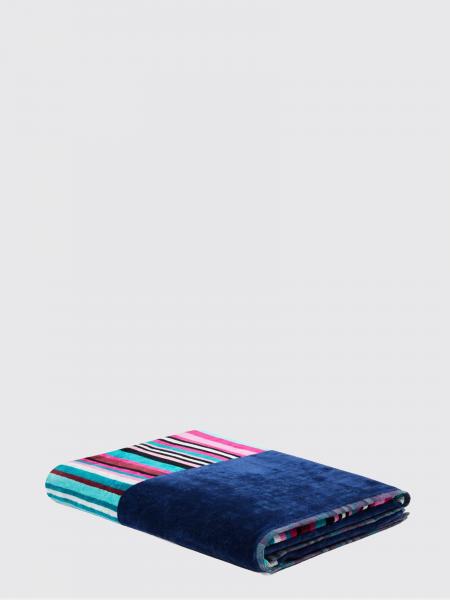 Bath and beach towels lifestyle Carrara
