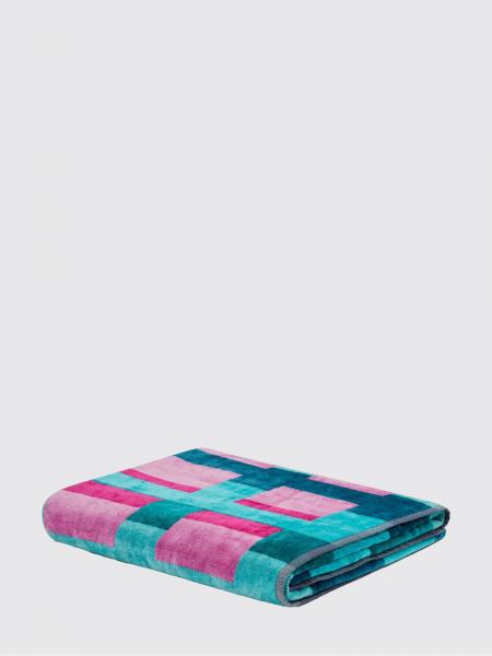 Bath and beach towels lifestyle Carrara