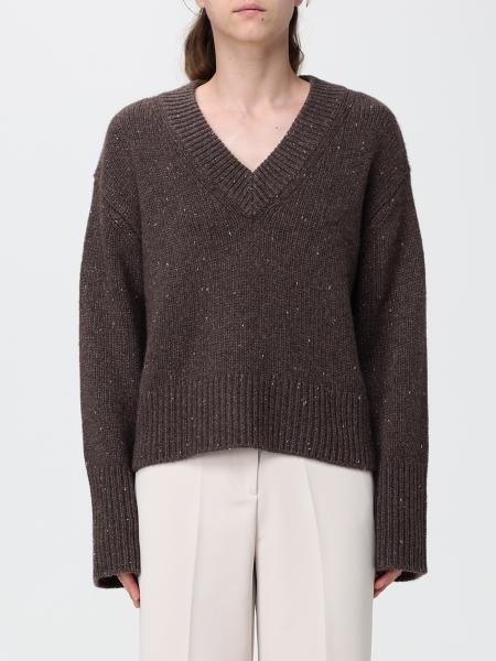 Sweater woman Lisa Yang