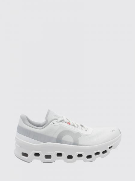Shoes woman On