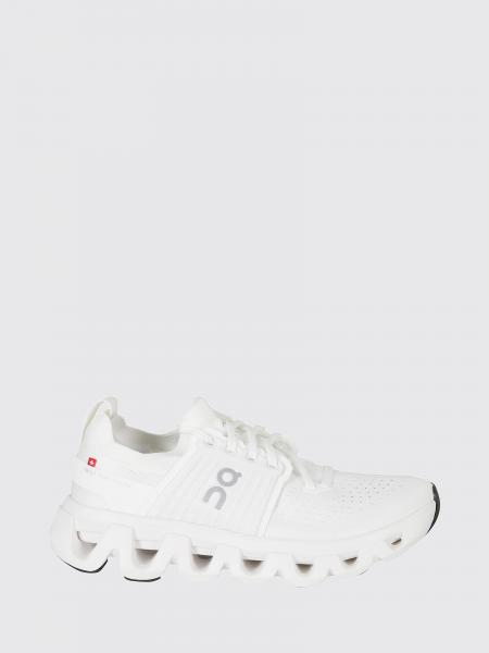 Shoes woman On