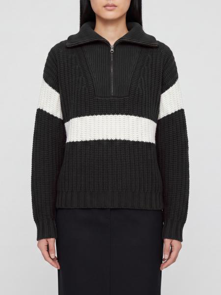 Sweater woman Lisa Yang