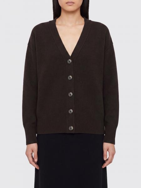 Sweater woman Lisa Yang
