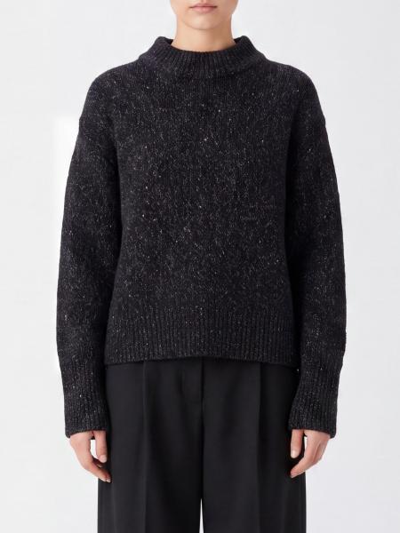 Sweater woman Lisa Yang