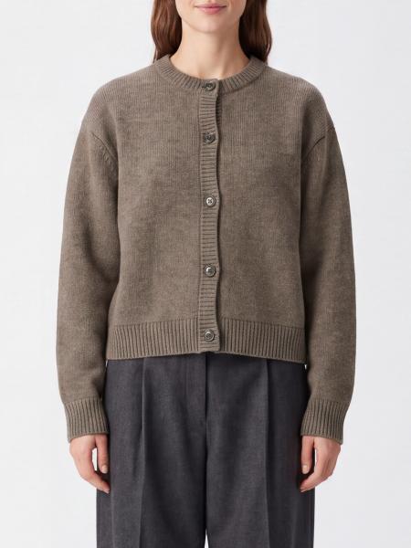 Sweater woman Lisa Yang