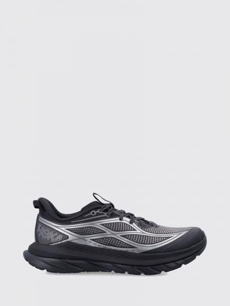 HOKA 경량 테크니컬 패브릭 소재의 마하 리마스터드 아우라 러닝 스니커즈