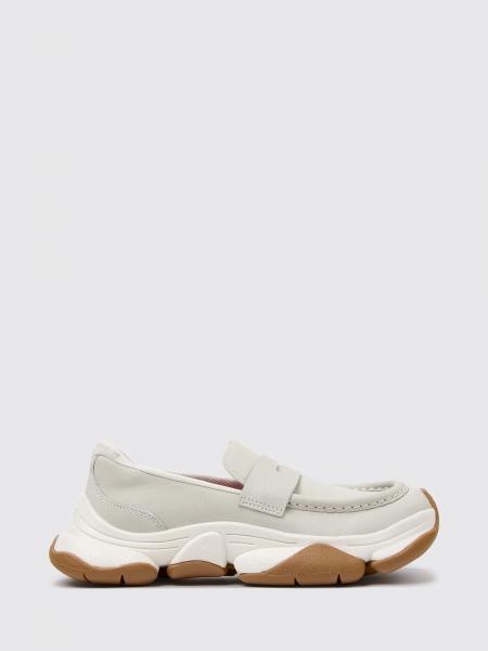 Loafer woman Camper