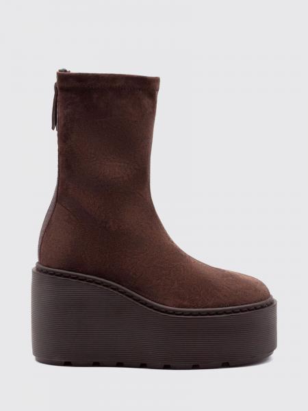 Boots woman Vic MatiÉ