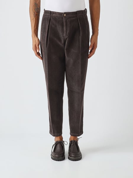 Pantalon chino Briglia 1949 en velours côtelé à pinces et coupe slim
