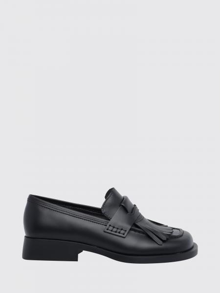 Loafer woman Camper