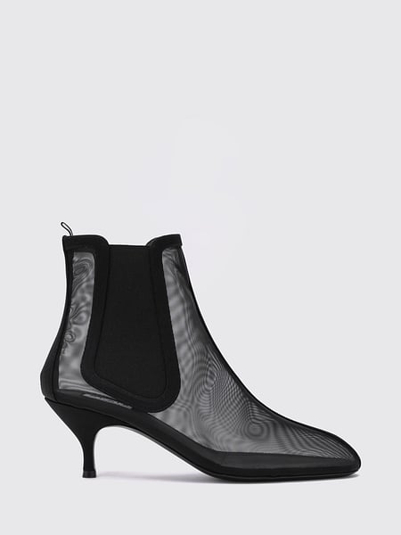Boots woman AlaÏa