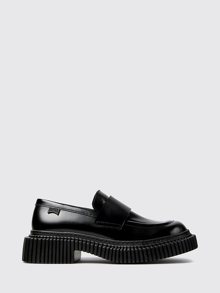 Loafer woman Camper