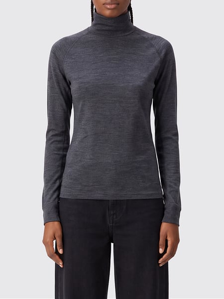 Sweater woman Houdini