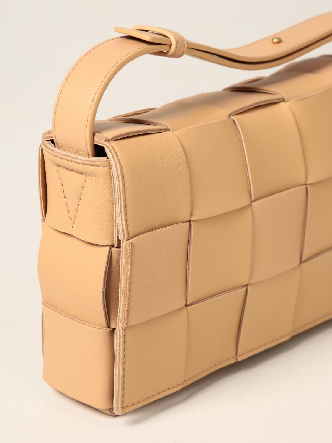 BOTTEGA VENETA CROSSBODY BAG: Bottega Veneta Salon 03 Cassette intrecciato leather shoulder bag, Beige - Img 3