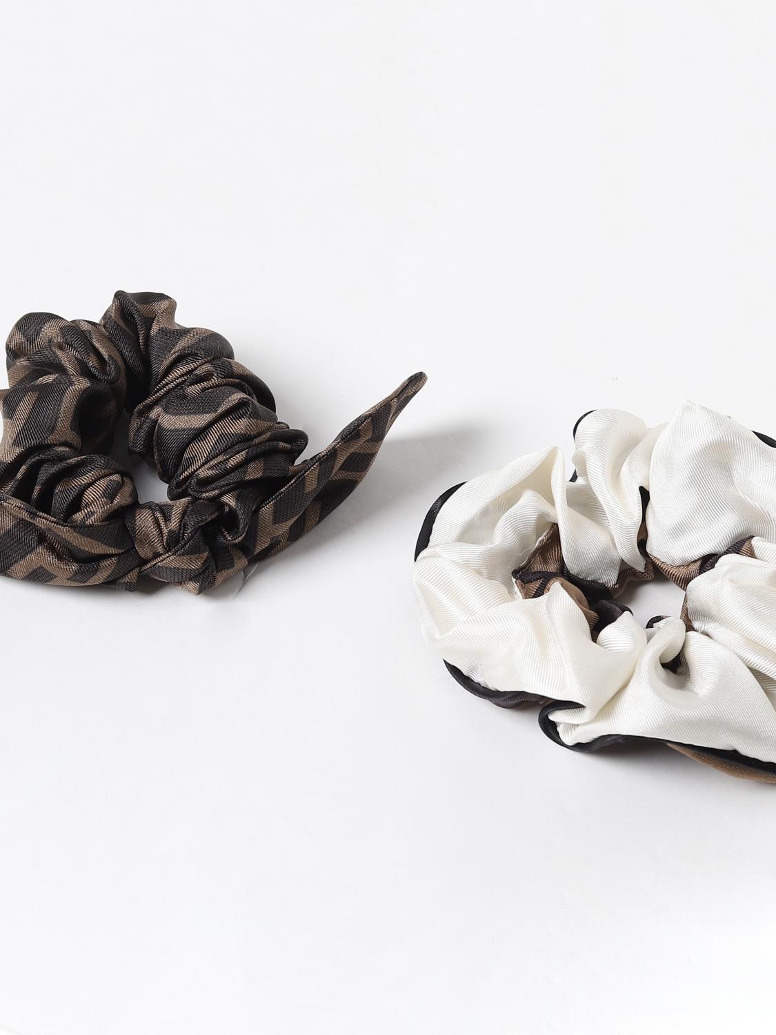 FENDI FERMACAPELLI: Set 2 schruncies Fendi in raso, Tabacco - Img 2