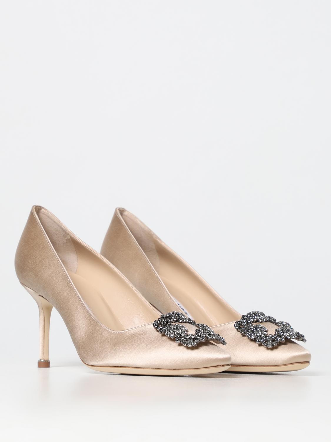 Manolo Blahnik Hangisi satin pumps with jewel buckle - Champagne
