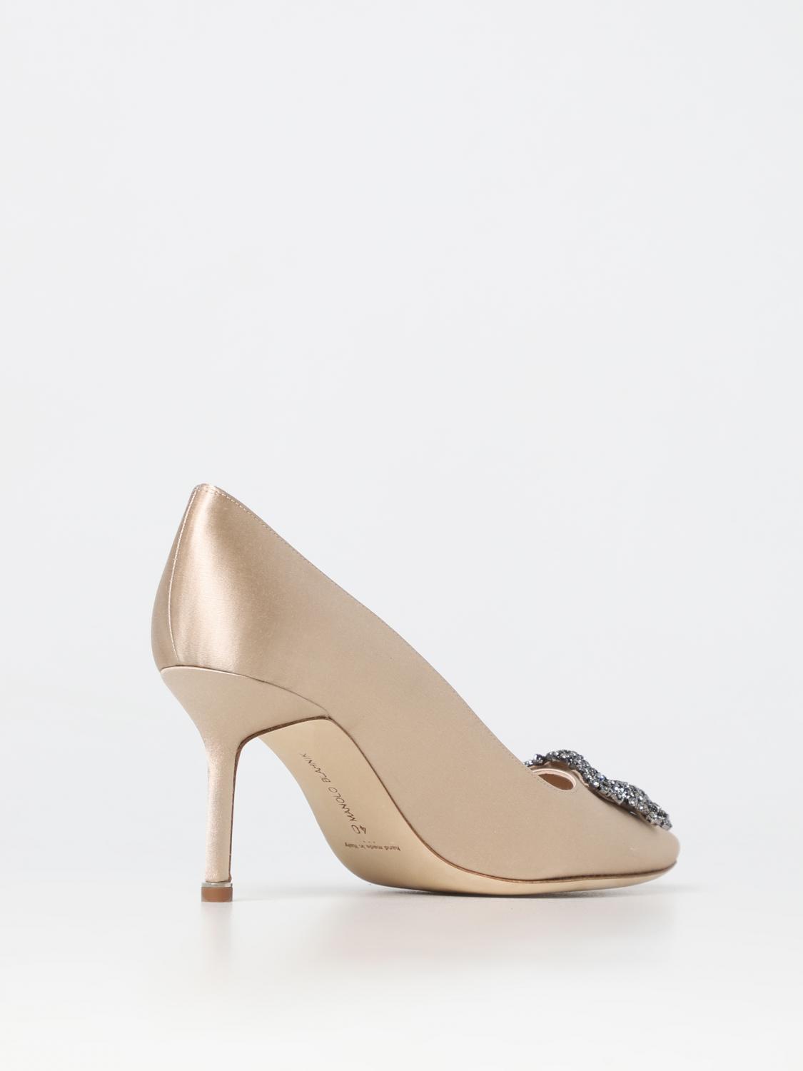 Manolo Blahnik Hangisi satin pumps with jewel buckle - Champagne