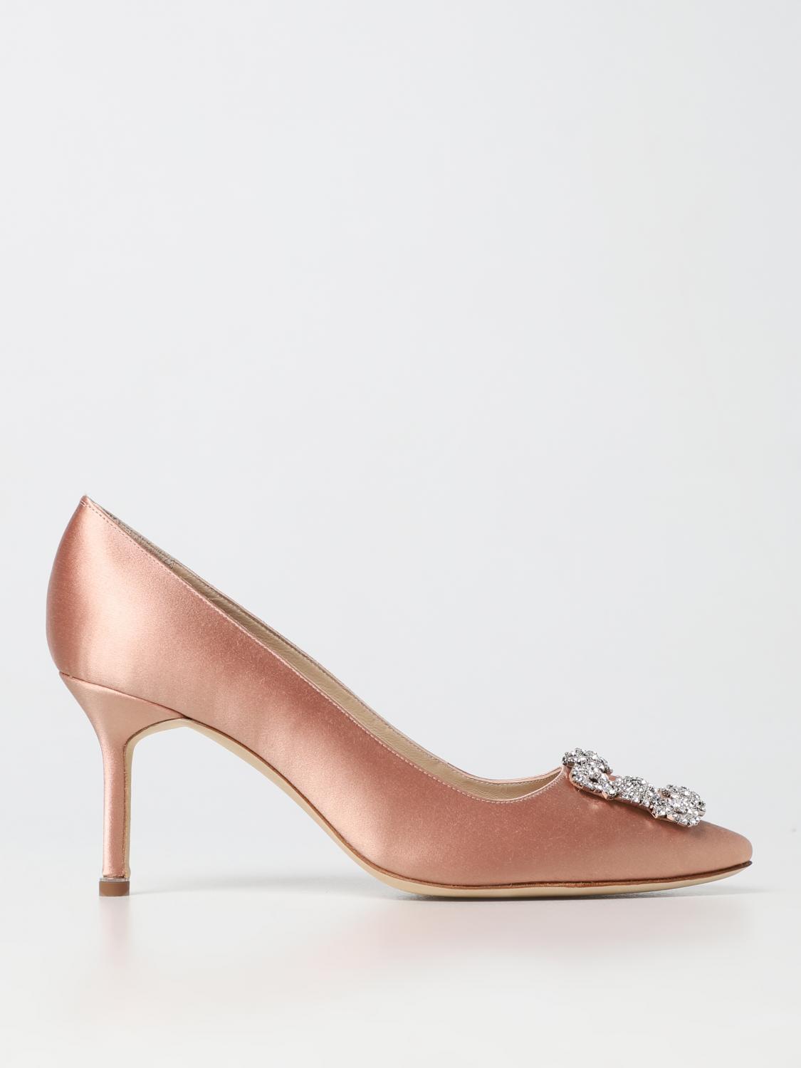 Manolo Blahnik Hangisi satin pumps with jewel buckle - Nude