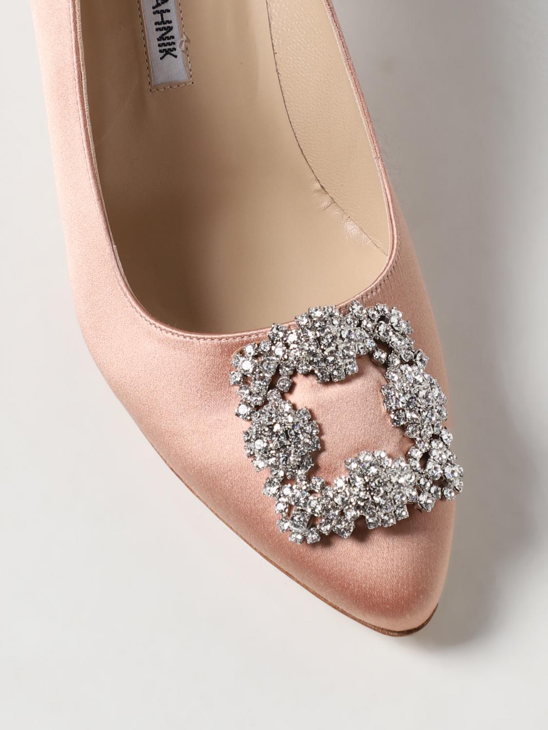 Manolo Blahnik Hangisi satin pumps with jewel buckle - Nude
