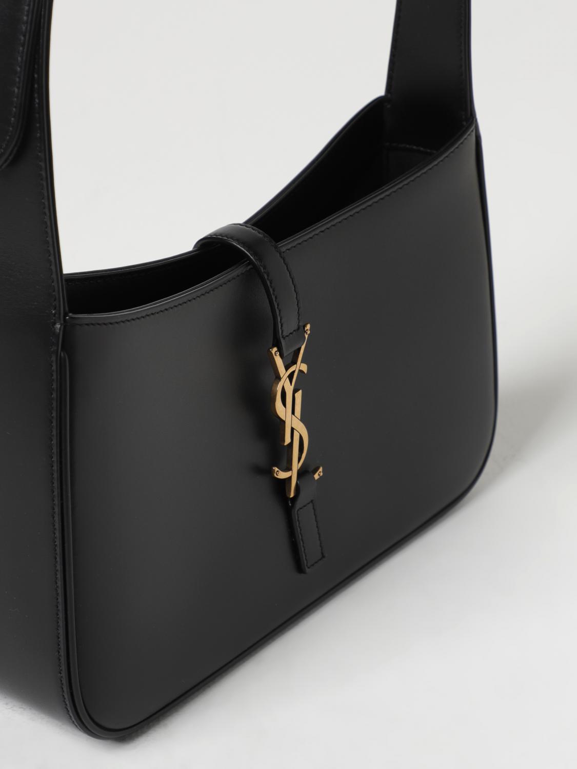 Saint Laurent Le 5 À 7 bag in leather with metal monogram - Black