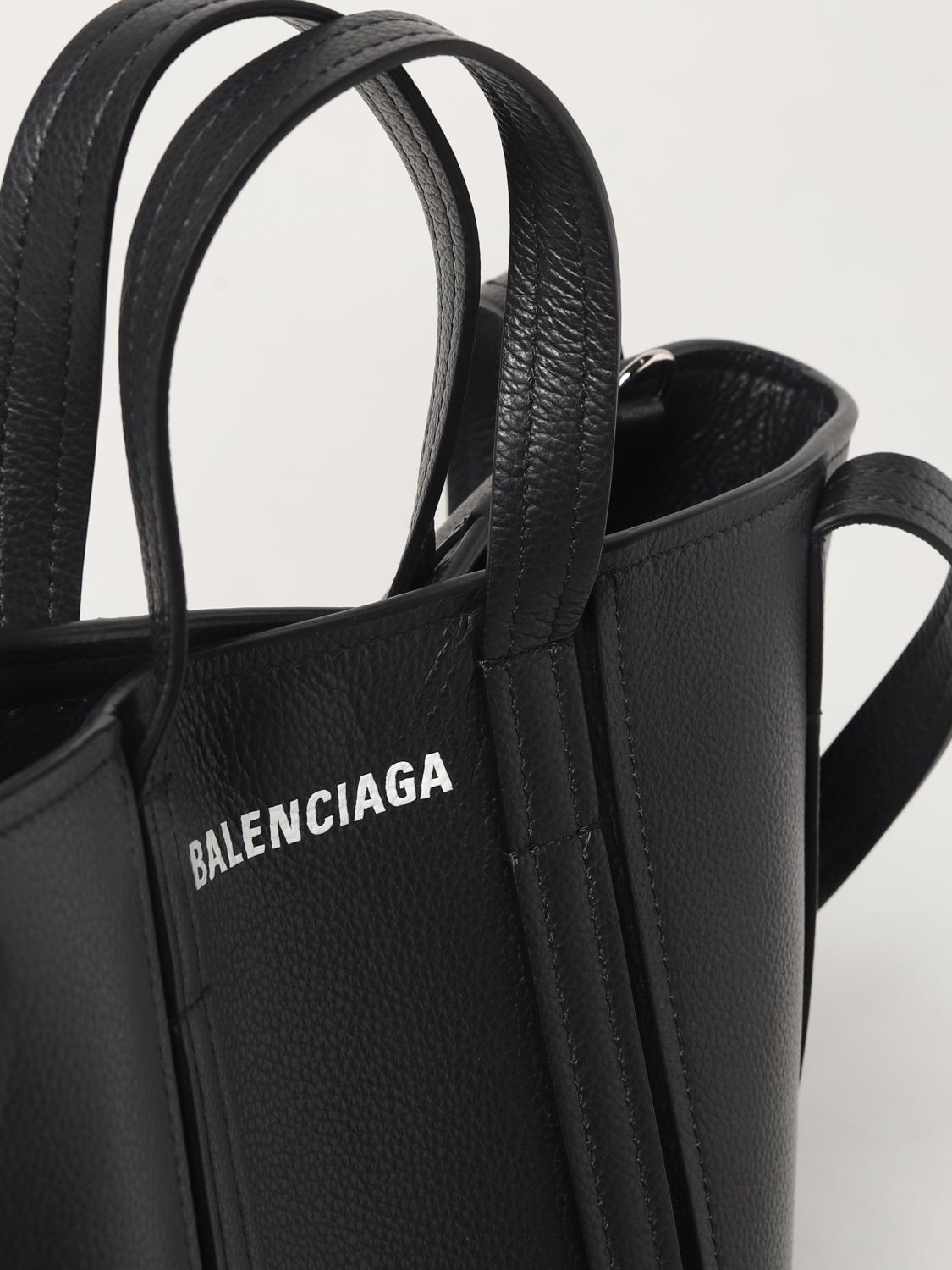 Balenciaga Everyday 2.0 bag in leather with printed logo - Black