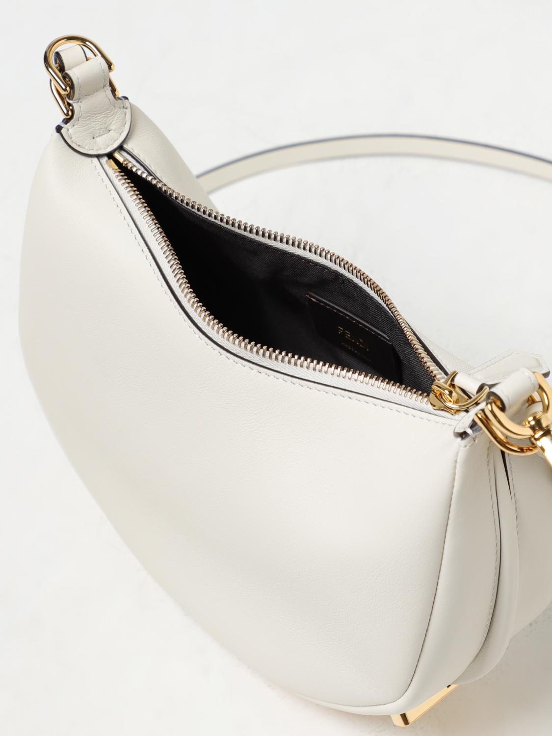 FENDI ホワイトレザー ショルダーバッグ ウィメンズ向けデザイナース ホワイト ショルダー・クロスボディバッグ