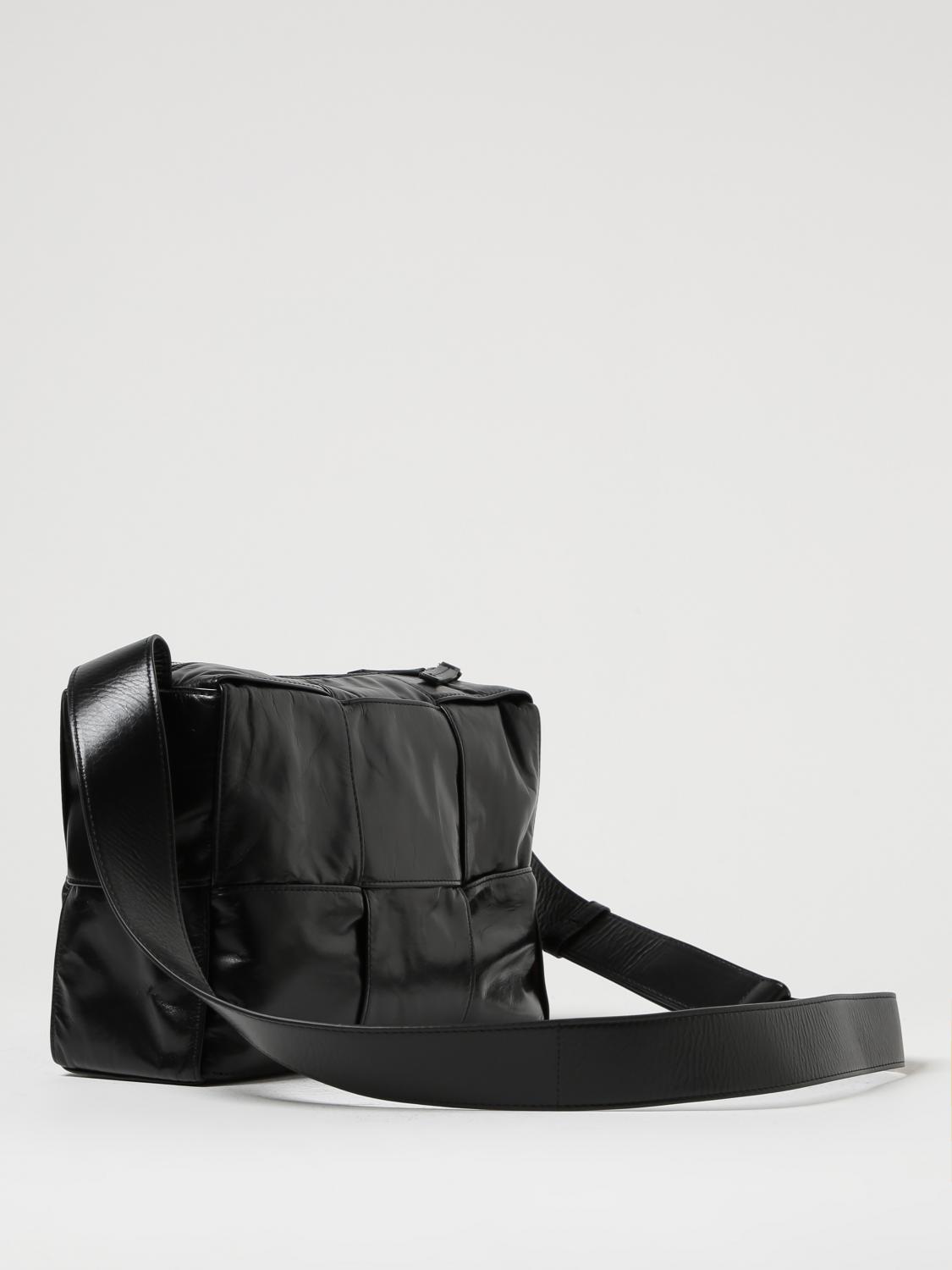 【23SS NEW】BOTTEGA VENETA_men / Arco ショルダーバッグ BOTTEGA VENETA: Arco bag in woven shiny leather - Black