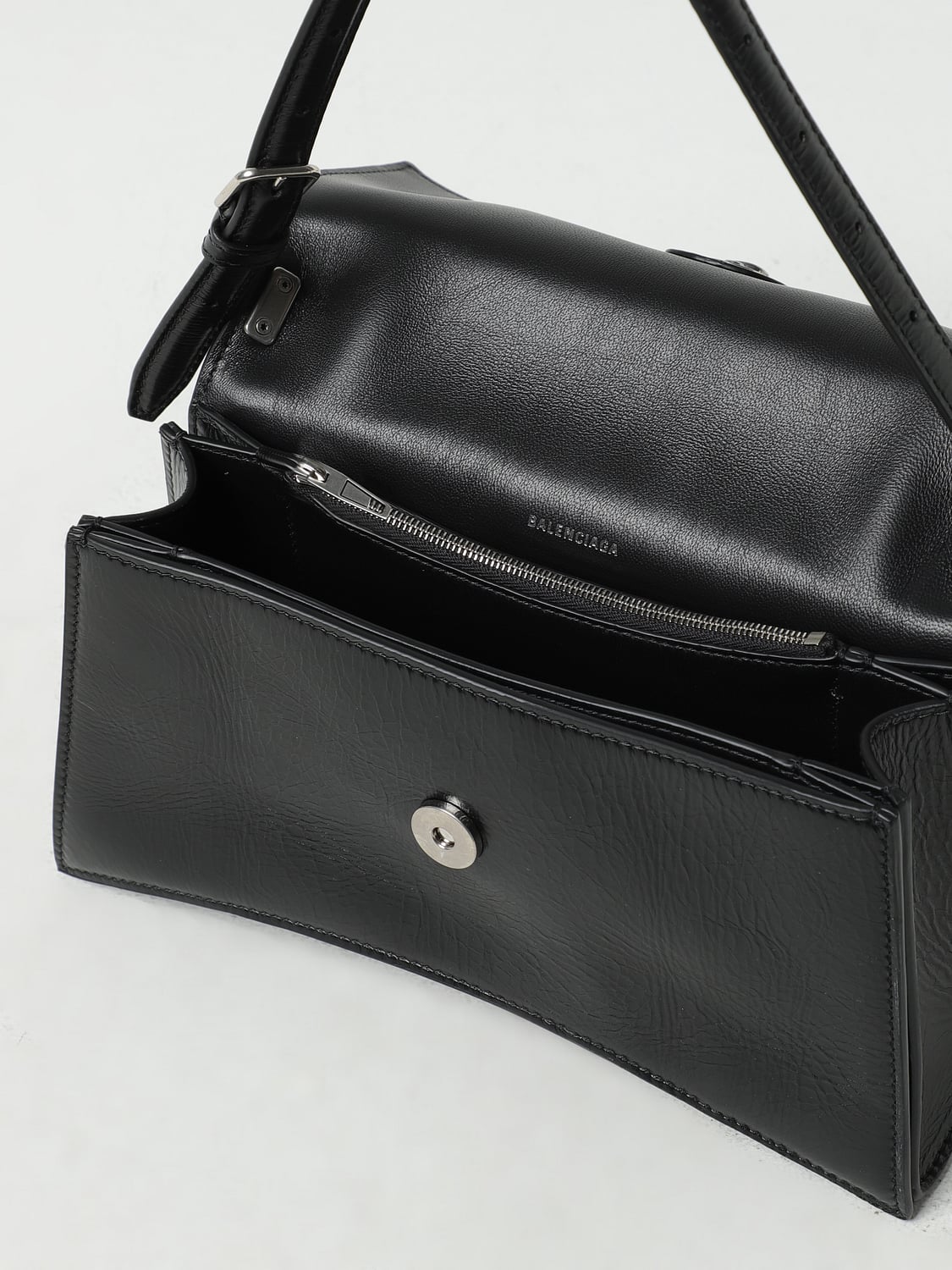 BALENCIAGA BORSA A SPALLA: Borsa Crush Balenciaga in pelle increspata, Nero - Img 5