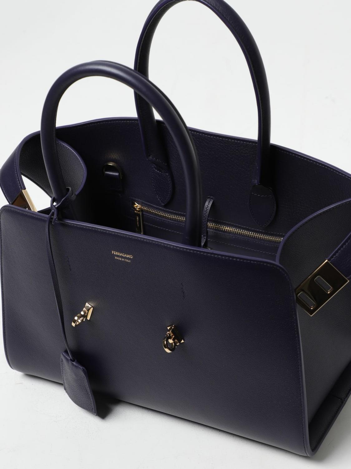 Ferragamo Hug bag in natural micro grain leather - Blue | 215608