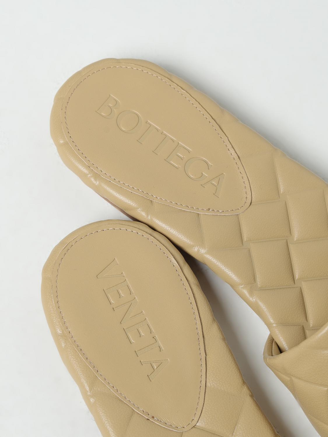 BOTTEGA VENETA SCARPE BASSE: Mule Amy flat Bottega Veneta in pelle matelassè , Beige - Img 4