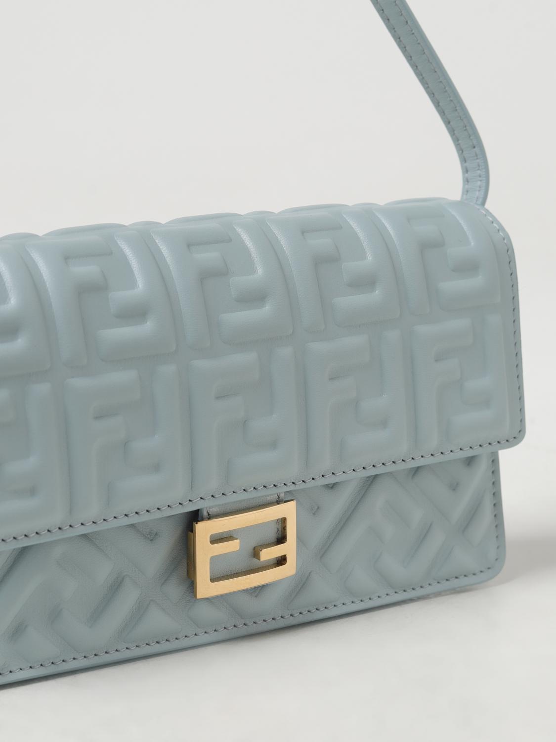 FENDI BORSA MINI: Borsa wallet Baguette Fendi in nappa embossed, Celeste - Img 3