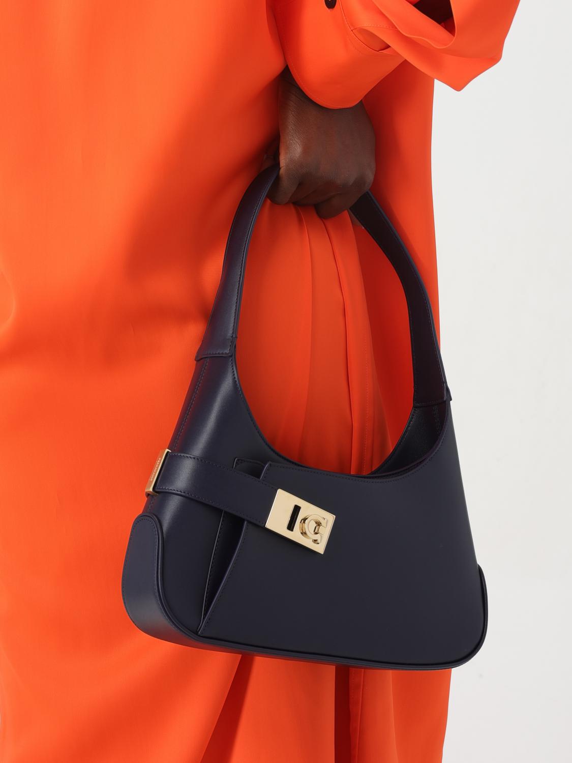 FERRAGAMO BORSA A SPALLA: Borsa Hobo Ferragamo in pelle , Blue - Img 2