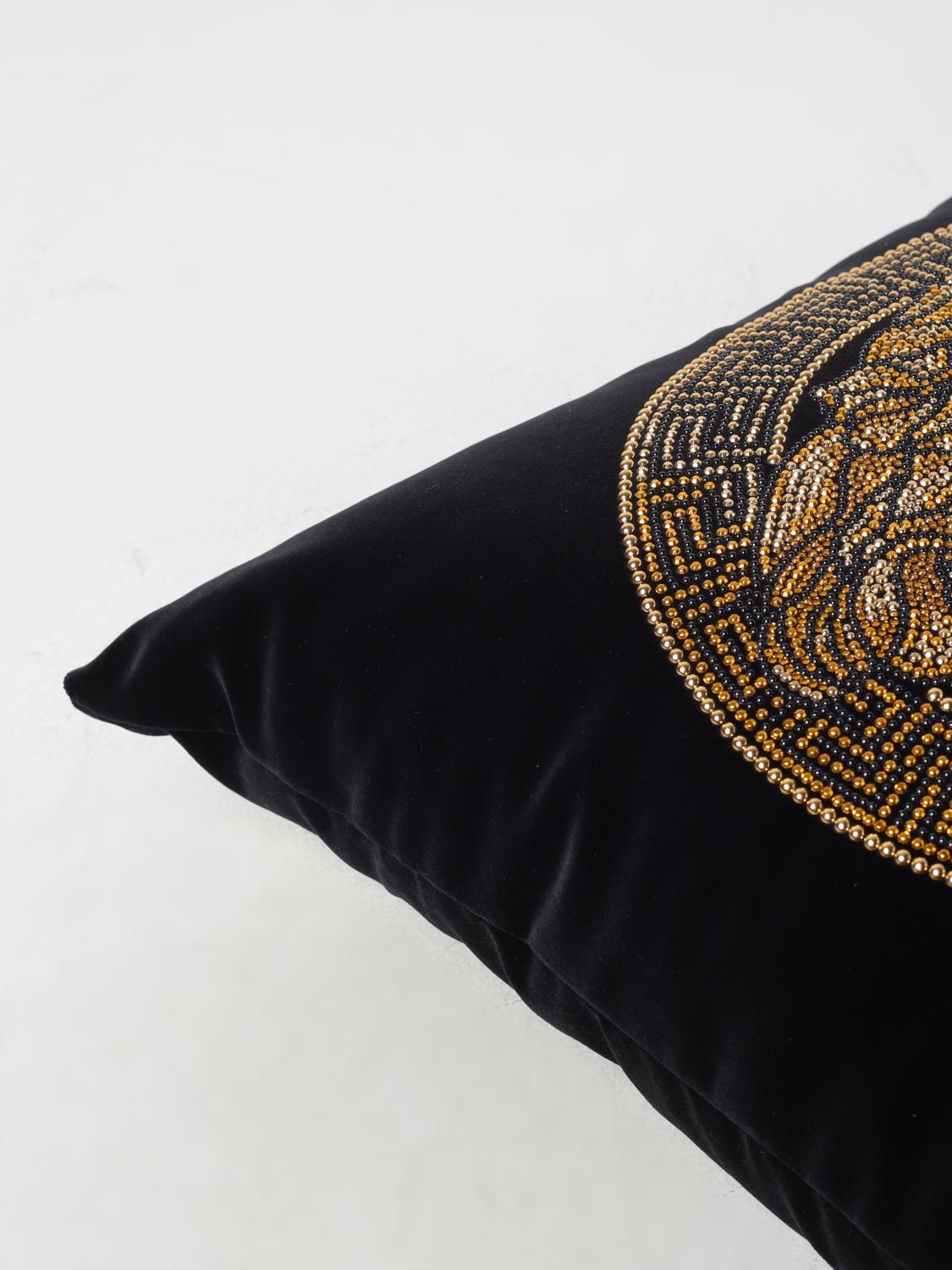 VERSACE HOME CUSHIONS: Cushions lifestyle Versace Home, Black - Img 4