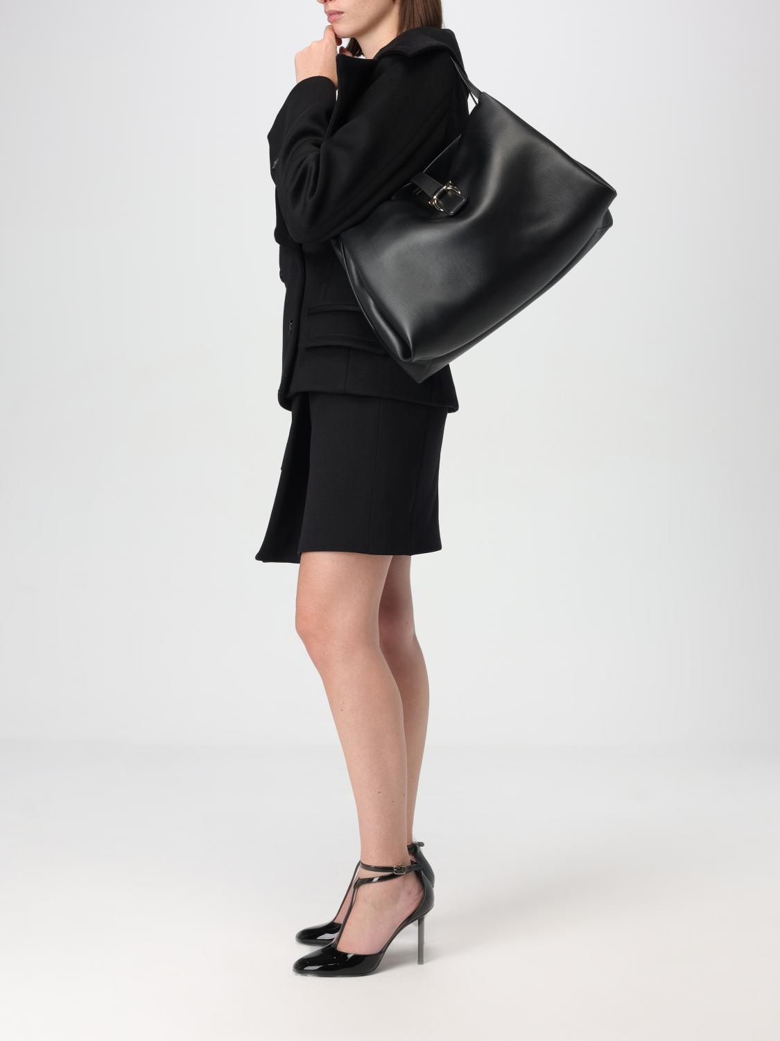 ショルダーバッグ・ポシェット FERRAGAMO Woman Shoulder bag Black 219804 777335 001 Ferragamo Outlet: Shoulder bag woman - Black | Ferragamo